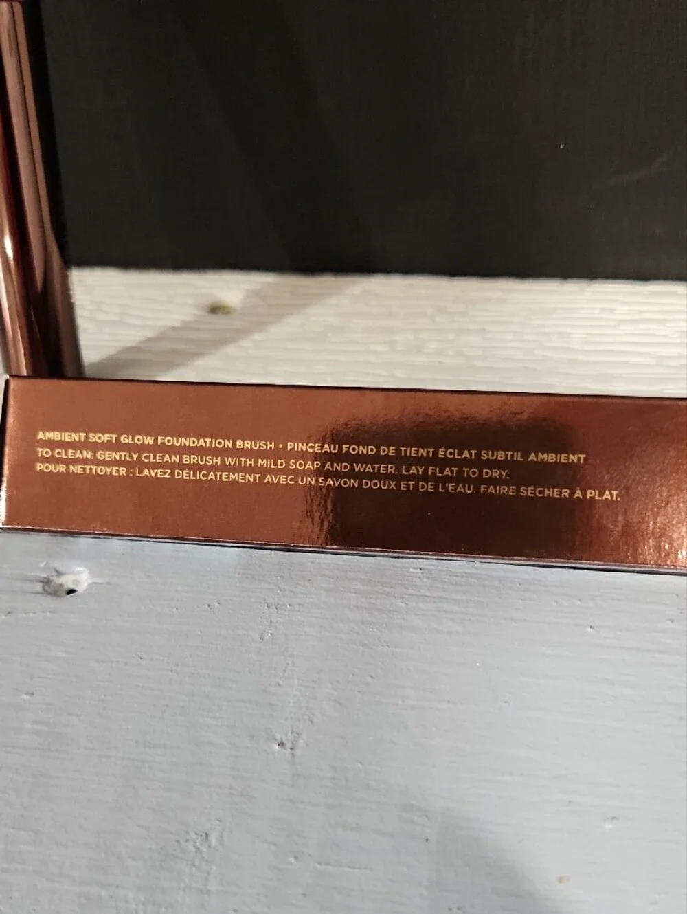 Hourglass Ambient Soft Glow Brush - Metallic Bronze Handle with Light Bristles